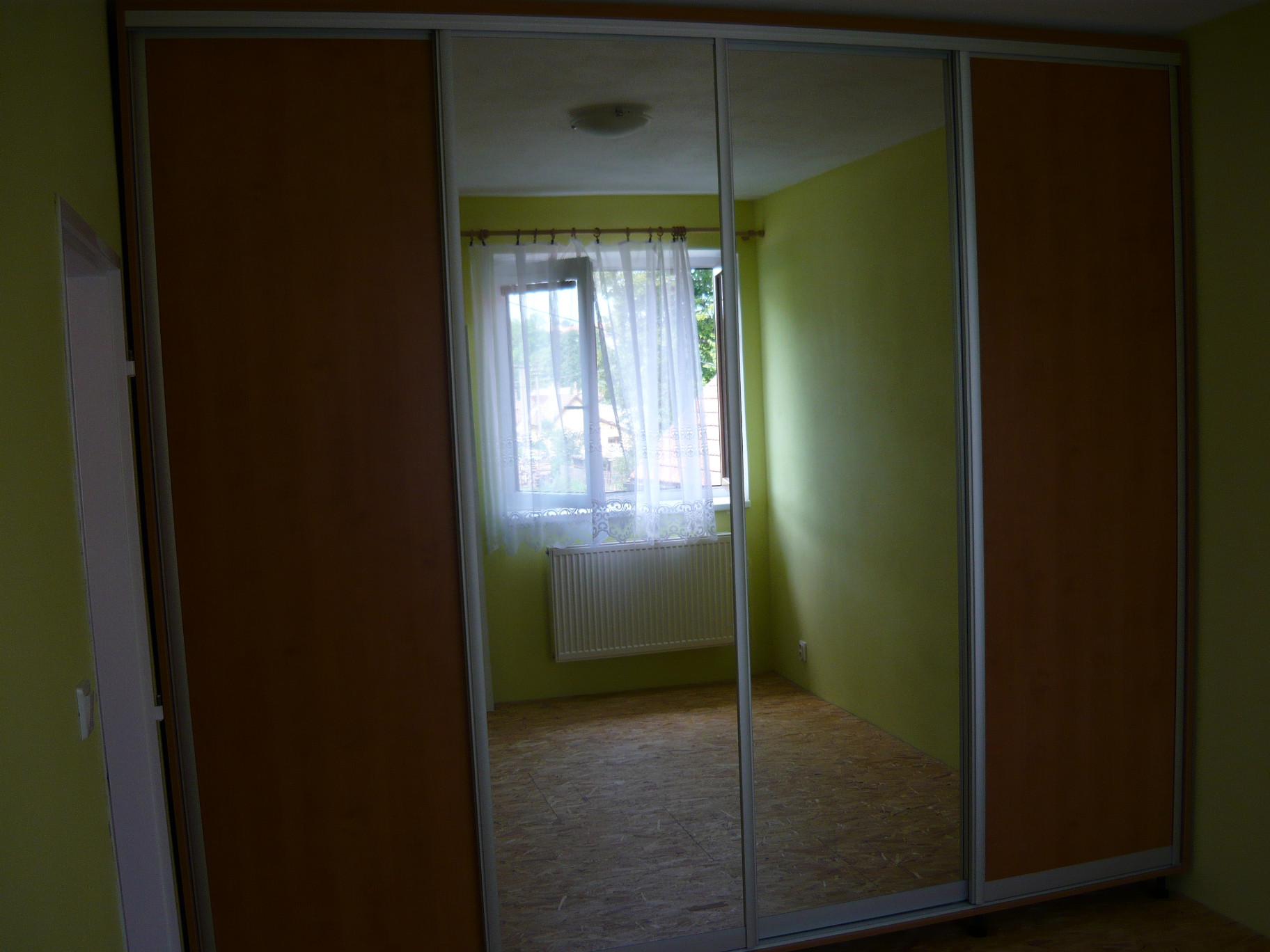 Vestavné skříně - realizace 12