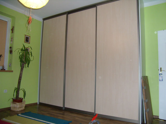 Vestavné skříně - realizace 17