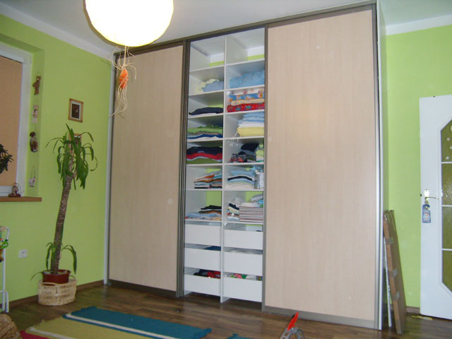 Vestavné skříně - realizace 18