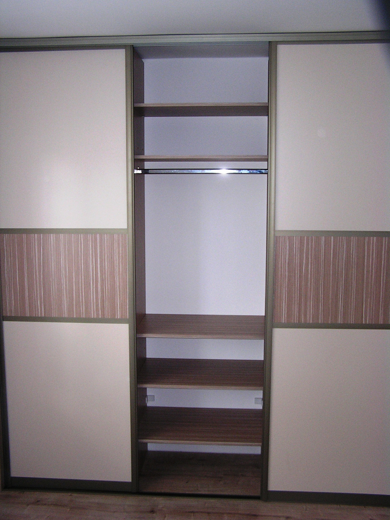 Vestavné skříně - realizace 3