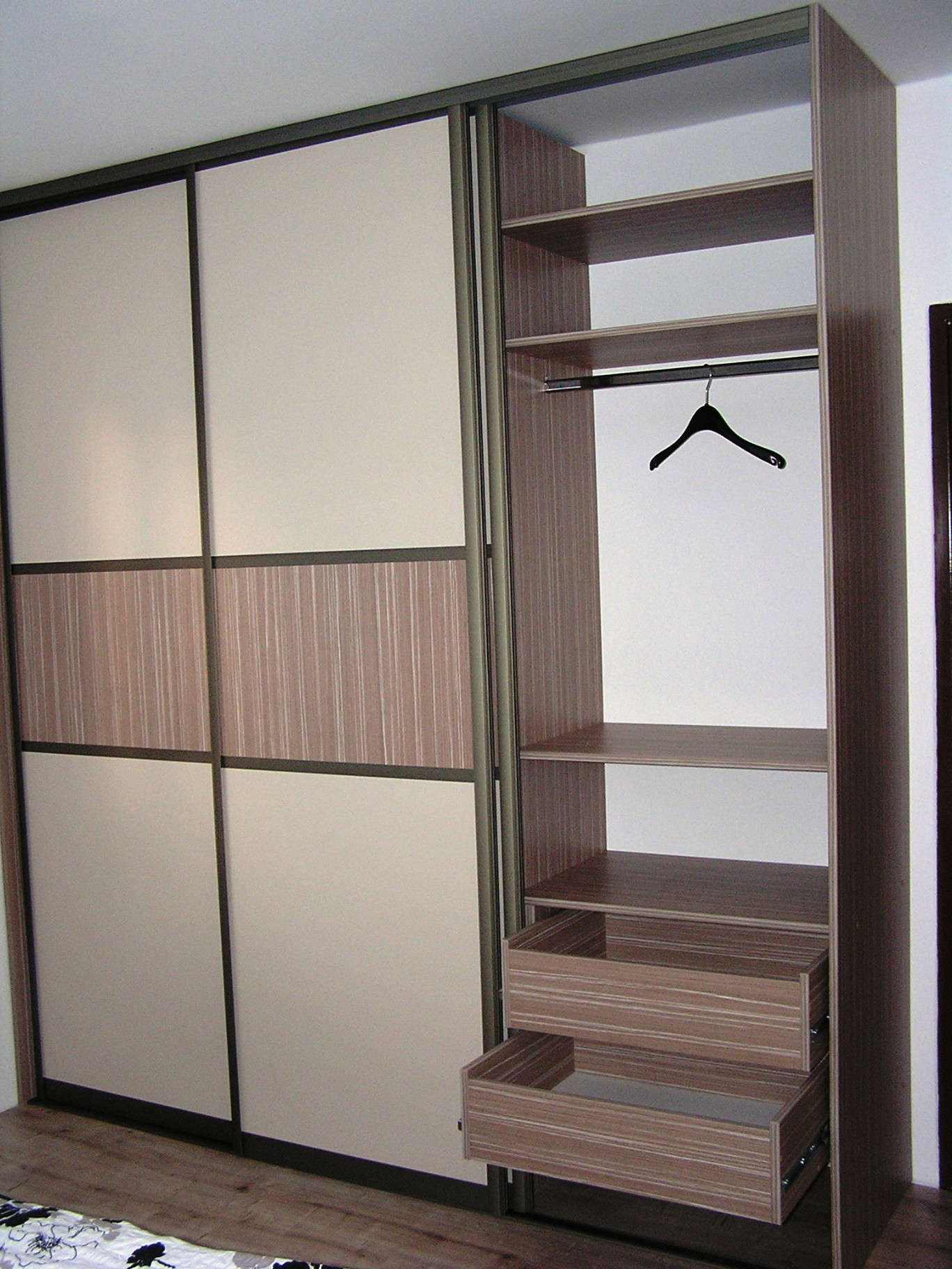 Vestavné skříně - realizace 4