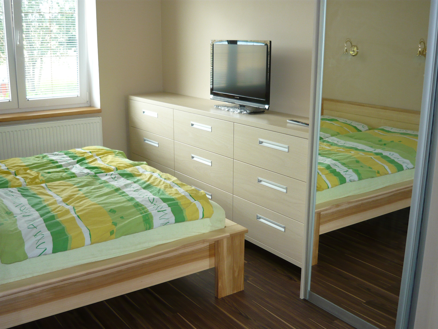 Vestavné skříně - realizace 8