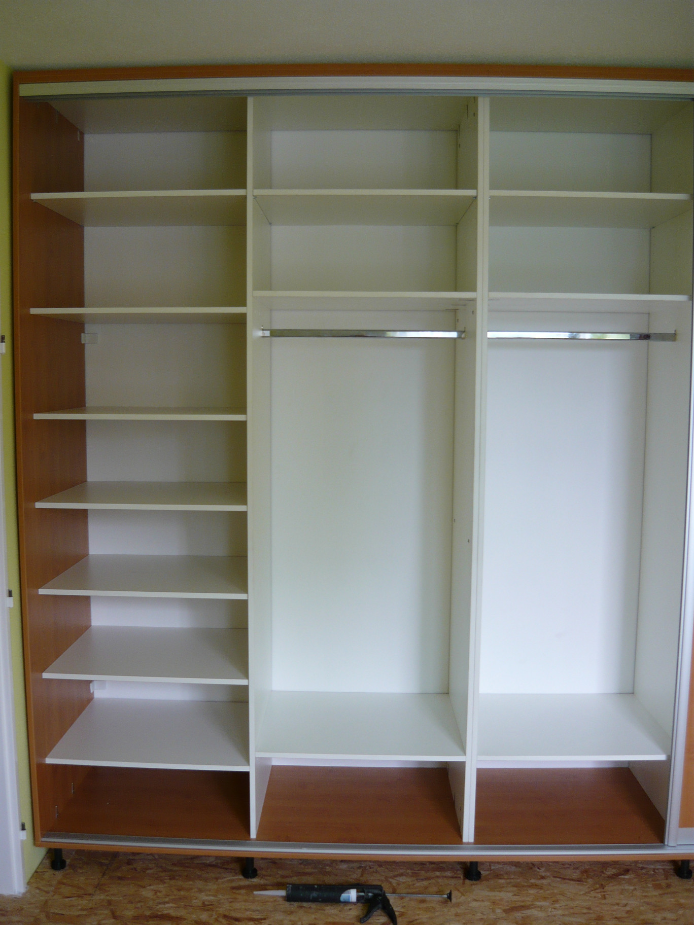 Vestavné skříně - realizace 9