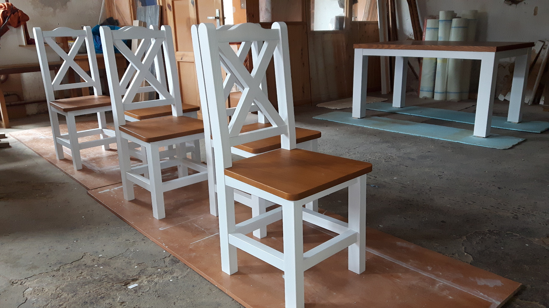 Židle a stoly - realizace 3